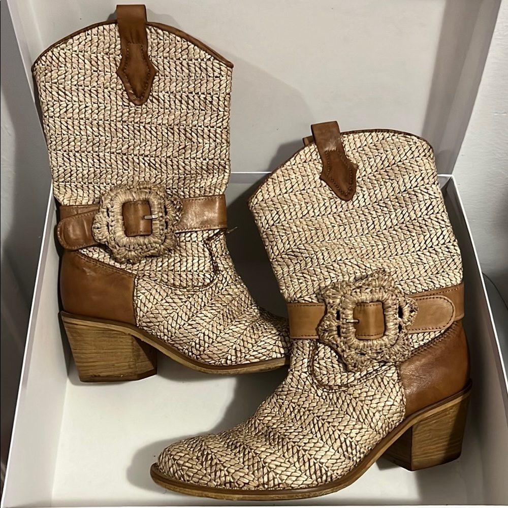 Dolce Vita western cowboy raffia boots size 9